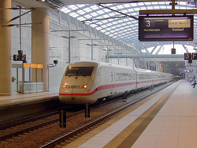 File:ICE2 007 K&ouml;ln Bonn Airport Steuerwagen.jpg