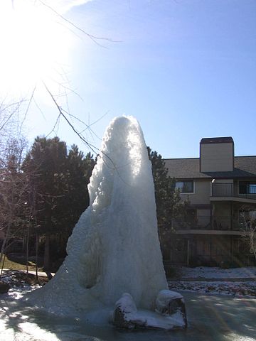 File:BoiseIceFountain3430.jpg