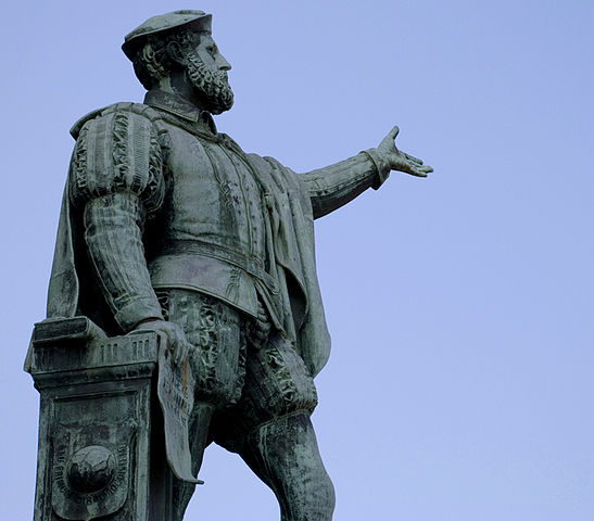 File:Elcano-estatua.JPG