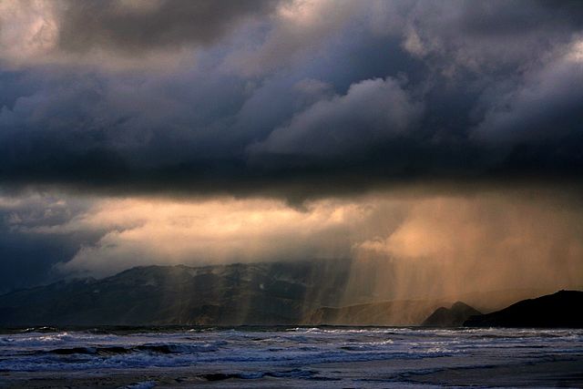 File:Rain ot ocean beach.jpg