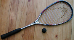 File:Squash-racquet-and-ball.jpg