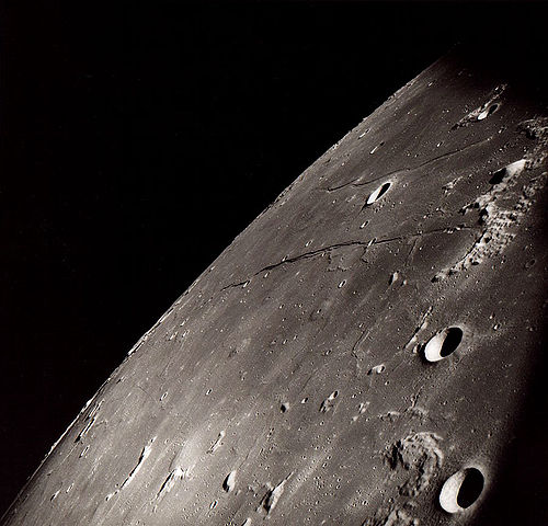 File:AS8-13-2344.jpg
