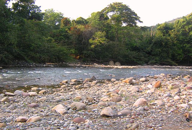 File:Río Peralonso 2.jpg