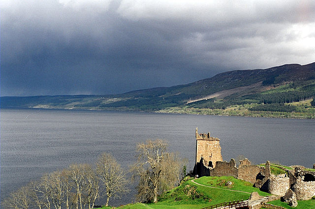 File:LochNessUrquhart.jpg