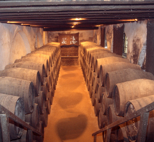 File:Sherry cellar, Solera system, 2003.jpg
