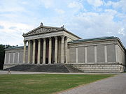 Staatliche Antikensammlungen in M&uuml;nchen.jpg
