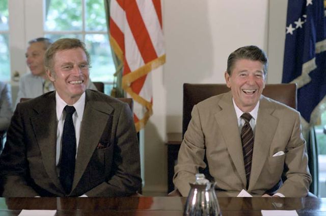 File:Ronald Reagan Charlton Heston.jpg