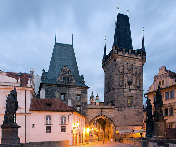File:CharlesBridgeMalaStranaPragueCzechRepublic.jpg