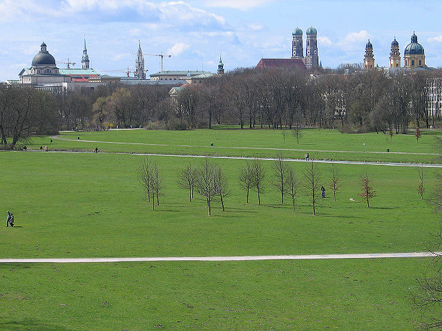 File:20060416-Blick vom Monopteros.jpg