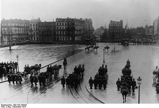 File:Bundesarchiv Bild 183-S30293, Frankreich, Lille, Milit&auml;rparade.jpg