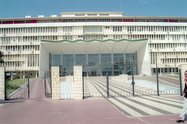 File:Assembl&eacute;e nationale(Senegal).jpg