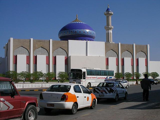 File:Taxis before Ruwi mosque.JPG