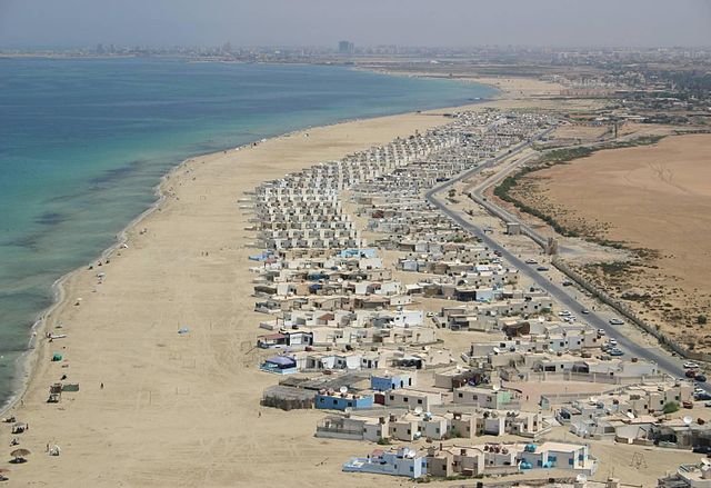 File:Beach benghazi 3.JPG