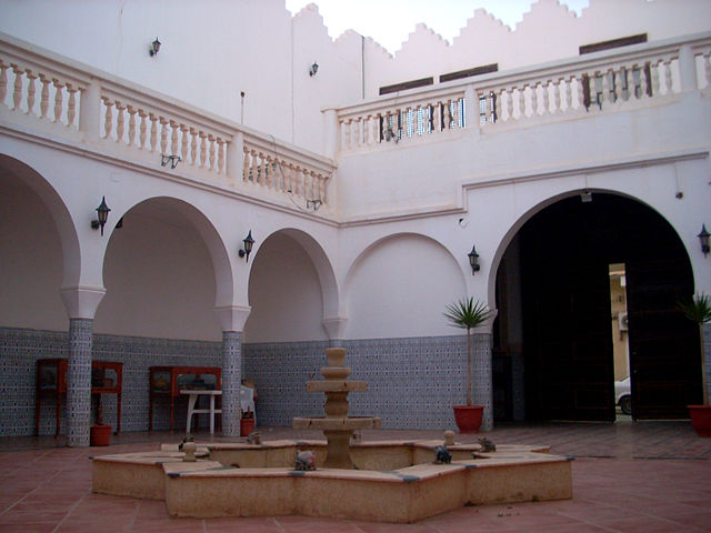 File:Bait-al Medina al-Thaqafi Museum.jpg