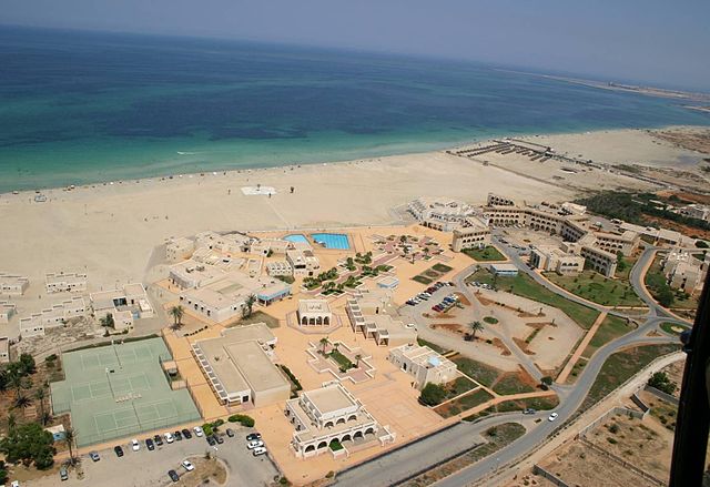 File:Beach benghazi 1.JPG
