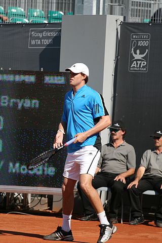File:Bob Bryan at the 2009 Mutua Madrile&ntilde;a Madrid Open 01.jpg