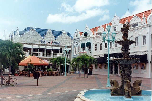 File:Centrum Oranjestad.jpg