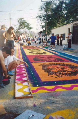 File:Saw dust carpet Comayagua Honduras (1).jpg