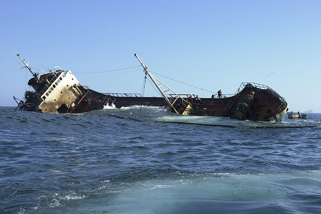 File:Tanker Jessica aground in Galapagos.jpg