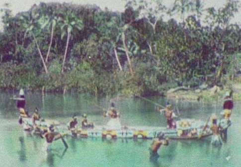 File:Solomon Islands canoe crop.jpg